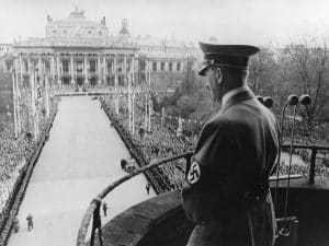 Hitler appeals to supporters with speech from Vienna Rathaus in Austria